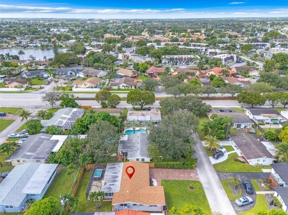 8860 NW 15th St, Pembroke Pines FL 33024