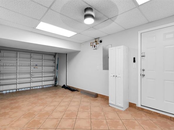 8860 NW 15th St, Pembroke Pines FL 33024