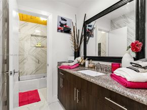 12721 SW 47th St, Miami FL 33175