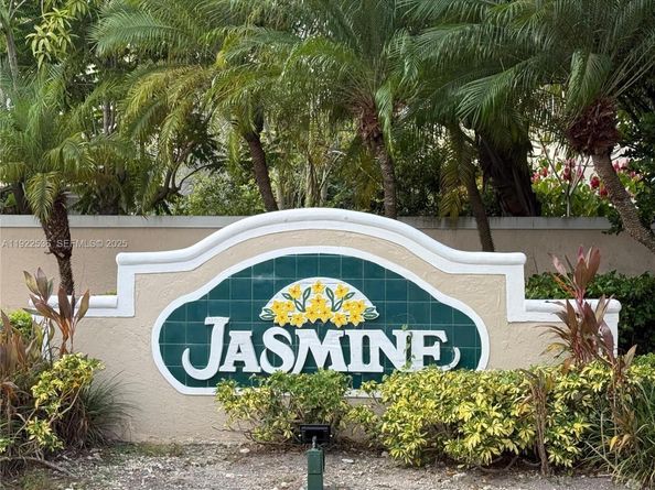 15254 SW 109th St, Miami FL 33196