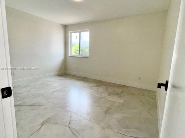 15254 SW 109th St, Miami FL 33196