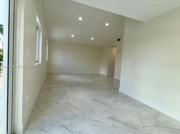 15254 SW 109th St, Miami FL 33196