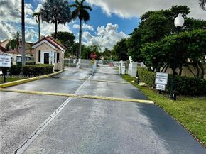 15254 SW 109th St, Miami FL 33196