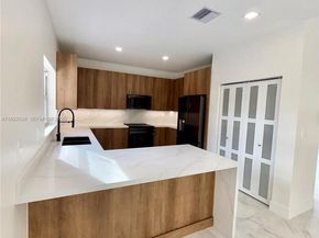 15254 SW 109th St, Miami FL 33196