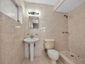 3853 NW 209th St, Miami Gardens FL 33055