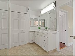1051 SW 95th Ter, Pembroke Pines FL 33025