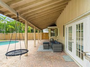 1051 SW 95th Ter, Pembroke Pines FL 33025