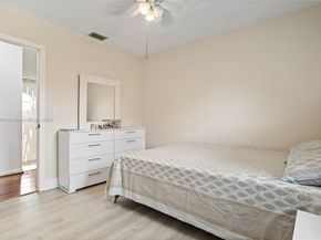 1051 SW 95th Ter, Pembroke Pines FL 33025