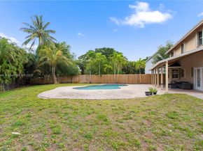 1051 SW 95th Ter, Pembroke Pines FL 33025