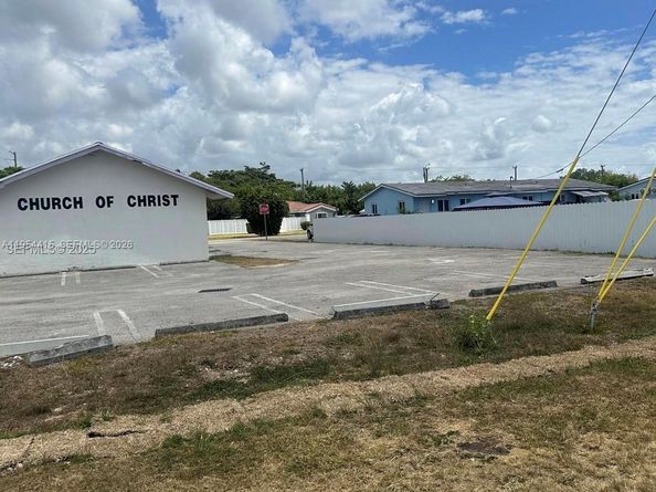 18301 SW 107th Ave, Miami FL 33157