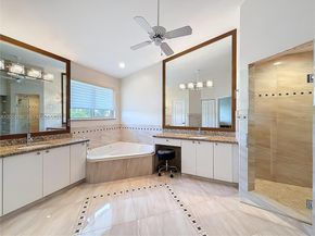 781 NE 195th St, Miami FL 33179