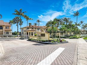 781 NE 195th St, Miami FL 33179