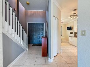781 NE 195th St, Miami FL 33179