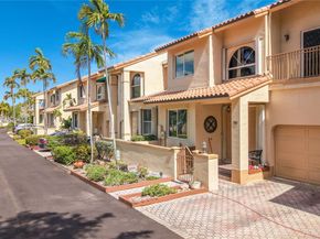 781 NE 195th St, Miami FL 33179