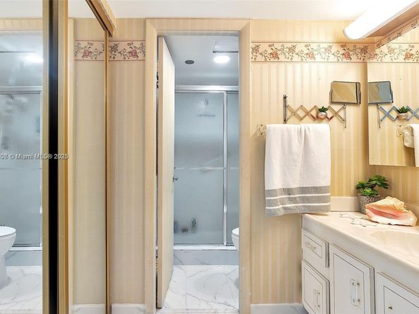 1300 Saint Charles Pl L12, Pembroke Pines FL 33026