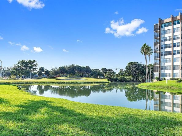 1300 Saint Charles Pl L12, Pembroke Pines FL 33026