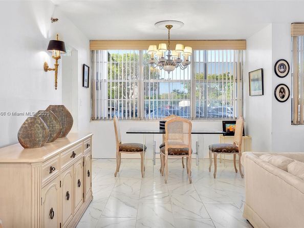 1300 Saint Charles Pl L12, Pembroke Pines FL 33026