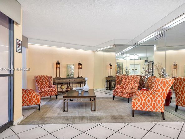 1300 Saint Charles Pl L12, Pembroke Pines FL 33026