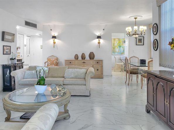 1300 Saint Charles Pl L12, Pembroke Pines FL 33026