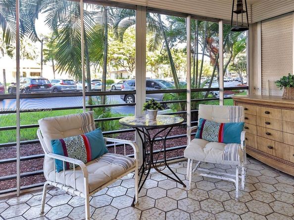 1300 Saint Charles Pl L12, Pembroke Pines FL 33026