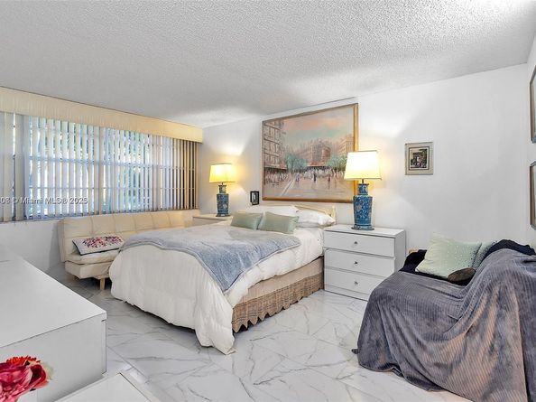 1300 Saint Charles Pl L12, Pembroke Pines FL 33026