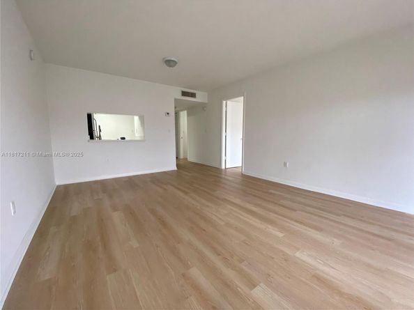 9350 Fontainebleau Blvd 609, Miami FL 33172