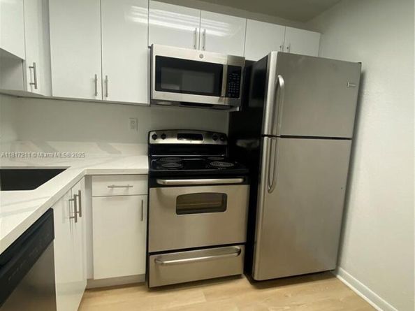 9350 Fontainebleau Blvd 609, Miami FL 33172