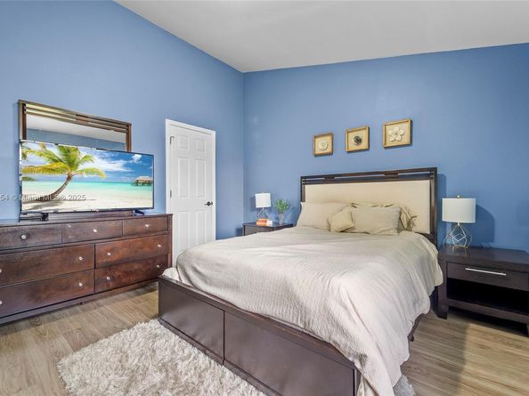 7068 Woodmont Ave, Tamarac FL 33321