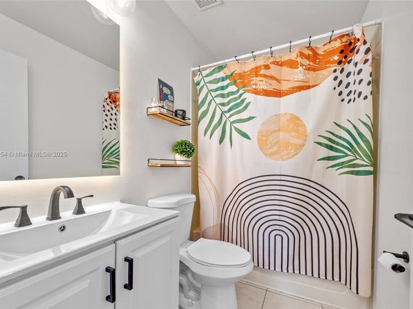 7068 Woodmont Ave, Tamarac FL 33321