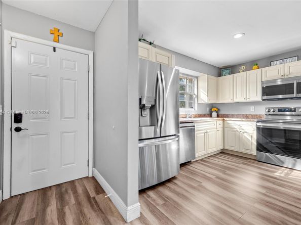 7068 Woodmont Ave, Tamarac FL 33321