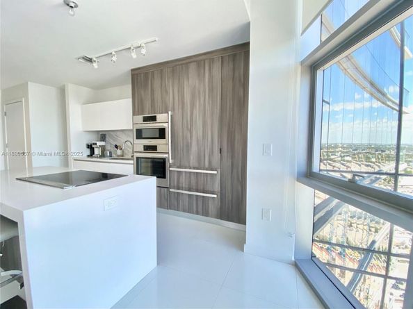 851 NE 1st Ave 2802, Miami FL 33132