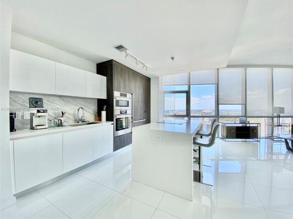 851 NE 1st Ave 2802, Miami FL 33132