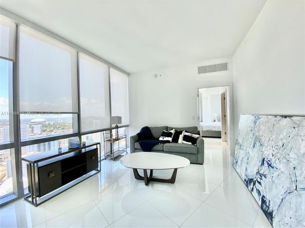 851 NE 1st Ave 2802, Miami FL 33132