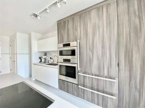851 NE 1st Ave 2802, Miami FL 33132