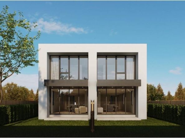 1810 NW 46 B, Miami FL 33142