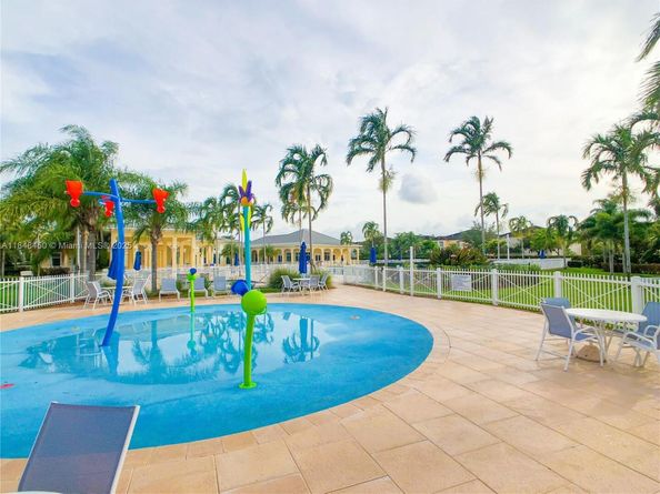 2389 NE 4th St, Homestead FL 33033