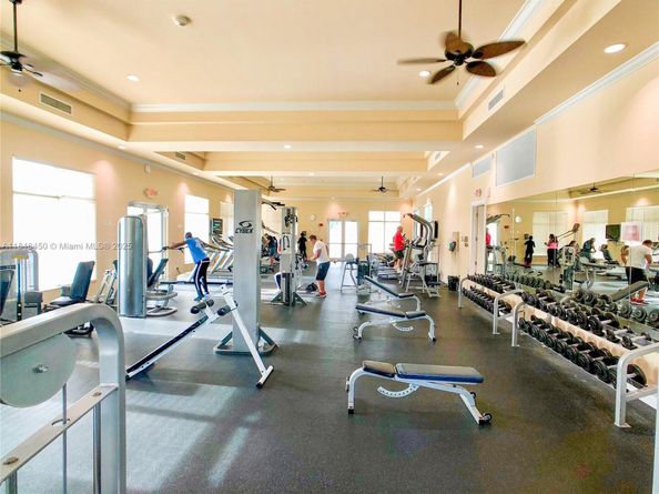 2389 NE 4th St, Homestead FL 33033