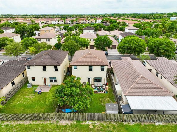2389 NE 4th St, Homestead FL 33033