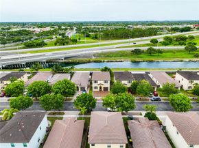 2389 NE 4th St, Homestead FL 33033
