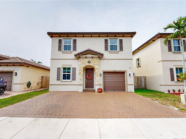 2389 NE 4th St, Homestead FL 33033
