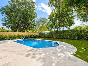 230 NE 43rd St, Oakland Park FL 33334