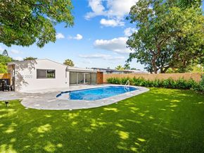 230 NE 43rd St, Oakland Park FL 33334