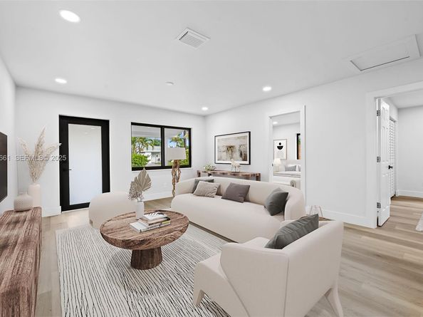 230 NE 43rd St, Oakland Park FL 33334