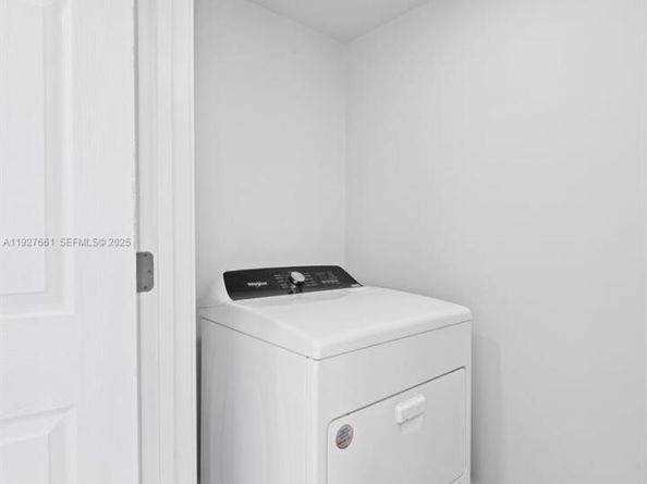 230 NE 43rd St, Oakland Park FL 33334