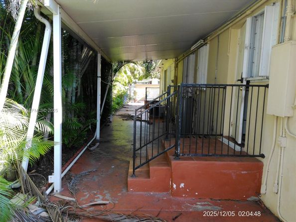 421 NW 32nd Ct, Miami FL 33125