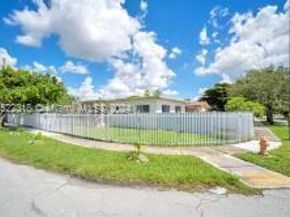 451 NW 30th Pl, Miami FL 33125