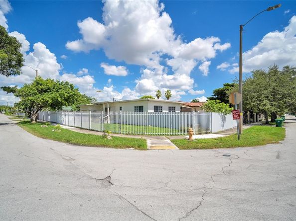 451 NW 30th Pl, Miami FL 33125