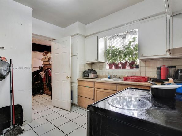 1785 NW 67th St, Miami FL 33147
