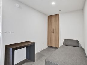 121 NE 5th St 2411, Miami FL 33132