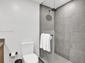 121 NE 5th St 2411, Miami FL 33132